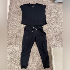 Fabletics scrubs set black pants L top XL
